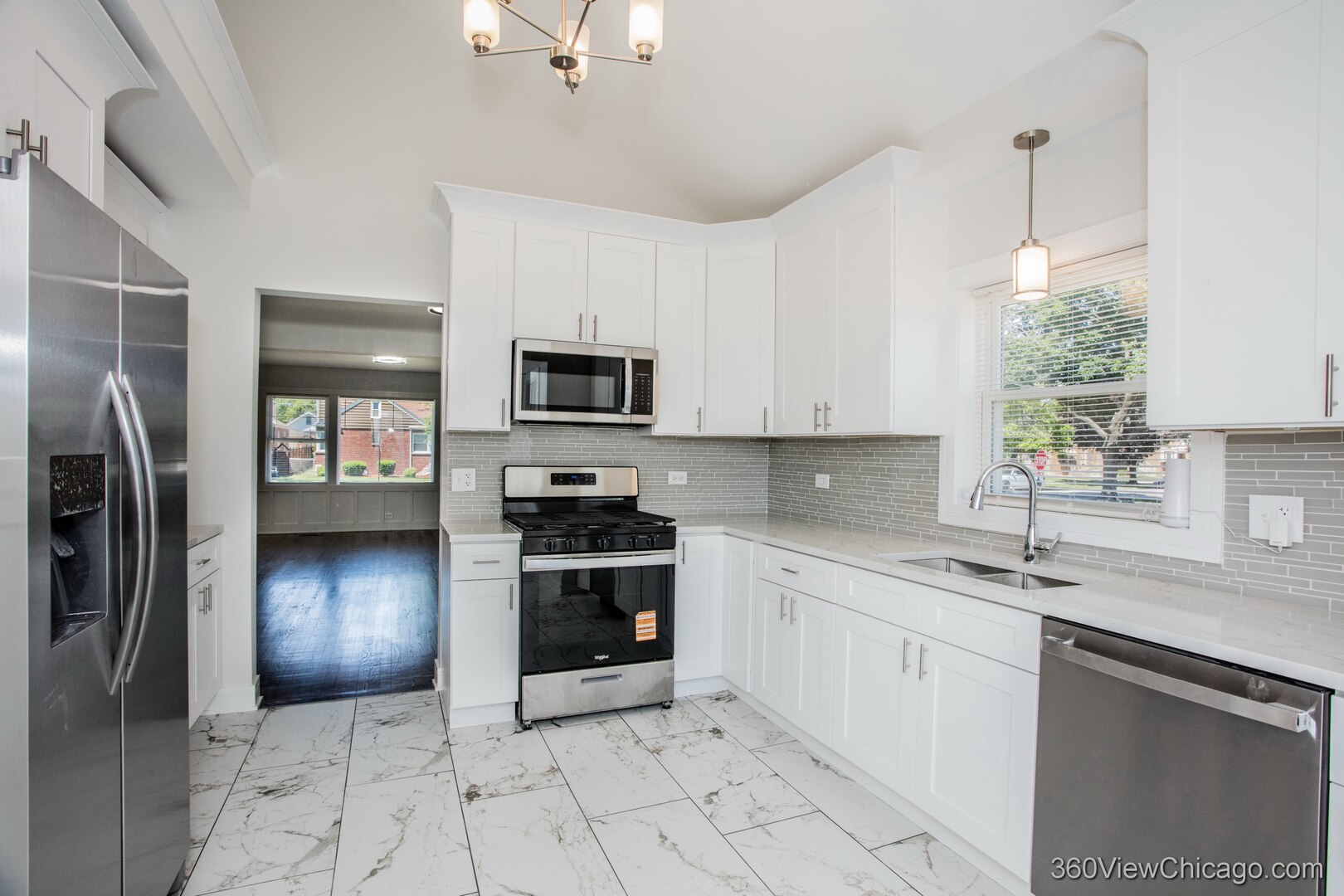 10601 S Peoria Street, Chicago, IL 60643
