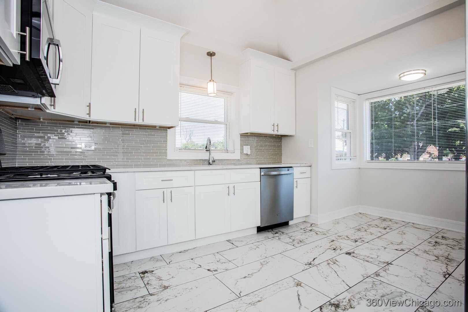 10601 S Peoria Street, Chicago, IL 60643