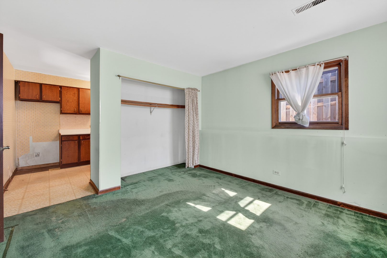 72 Marina Drive, Des Plaines, IL 60016
