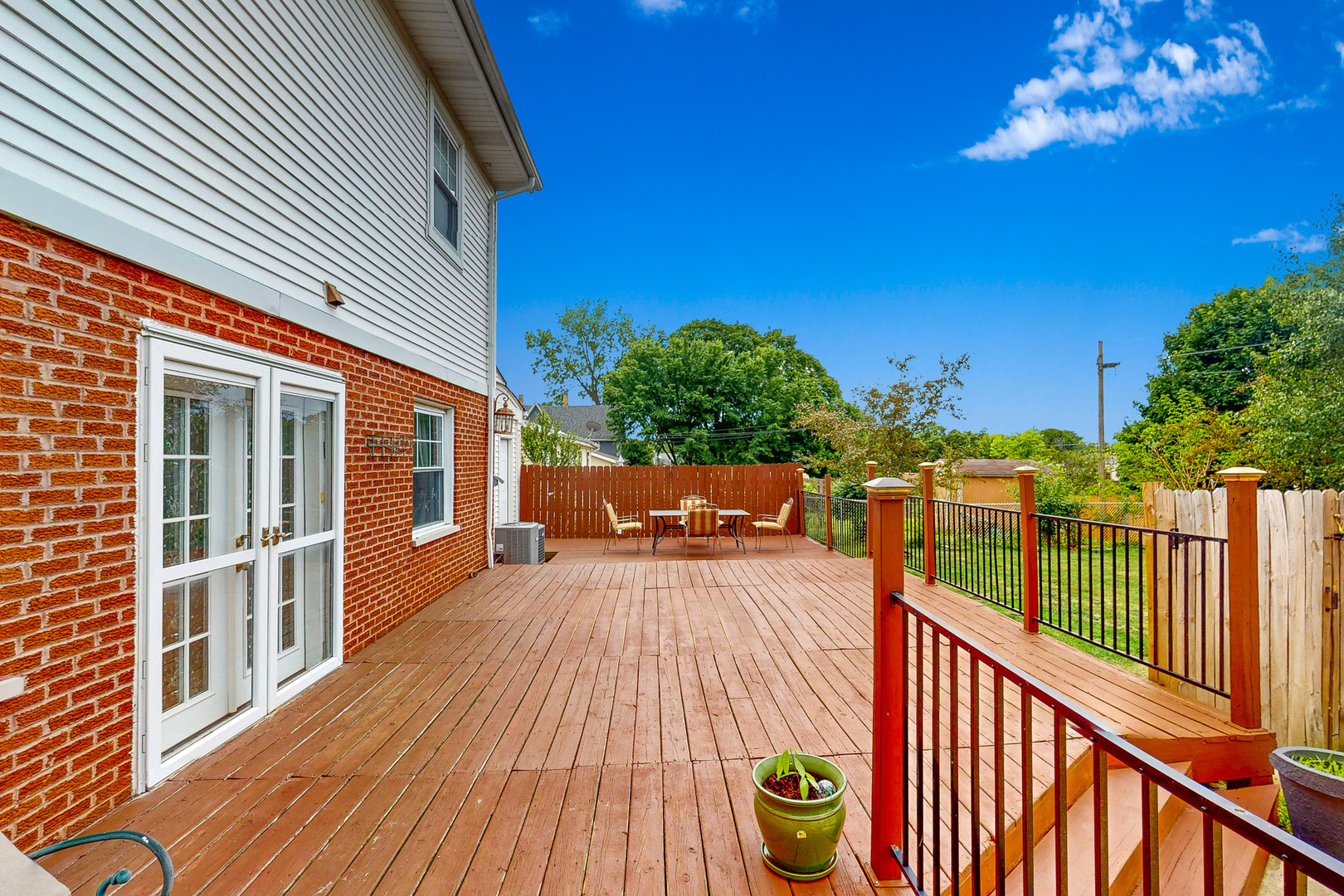 186 N Du Bois Avenue, Elgin, IL 60123