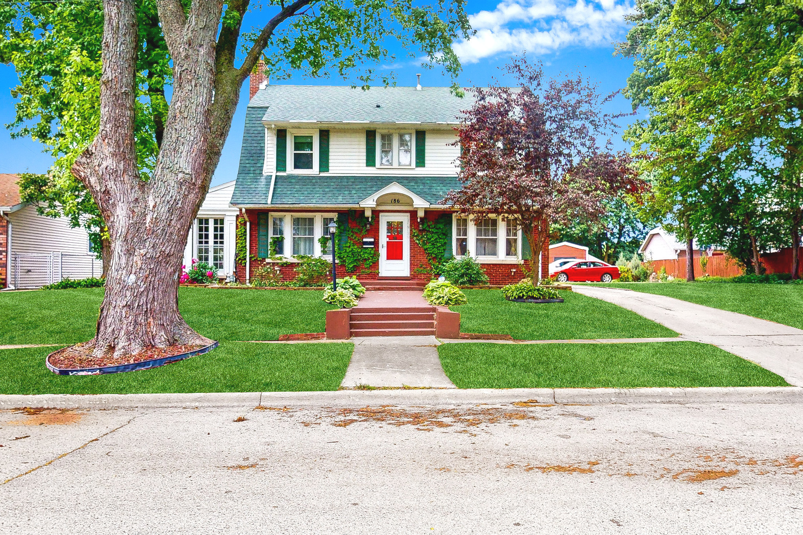 186 N Du Bois Avenue, Elgin, IL 60123