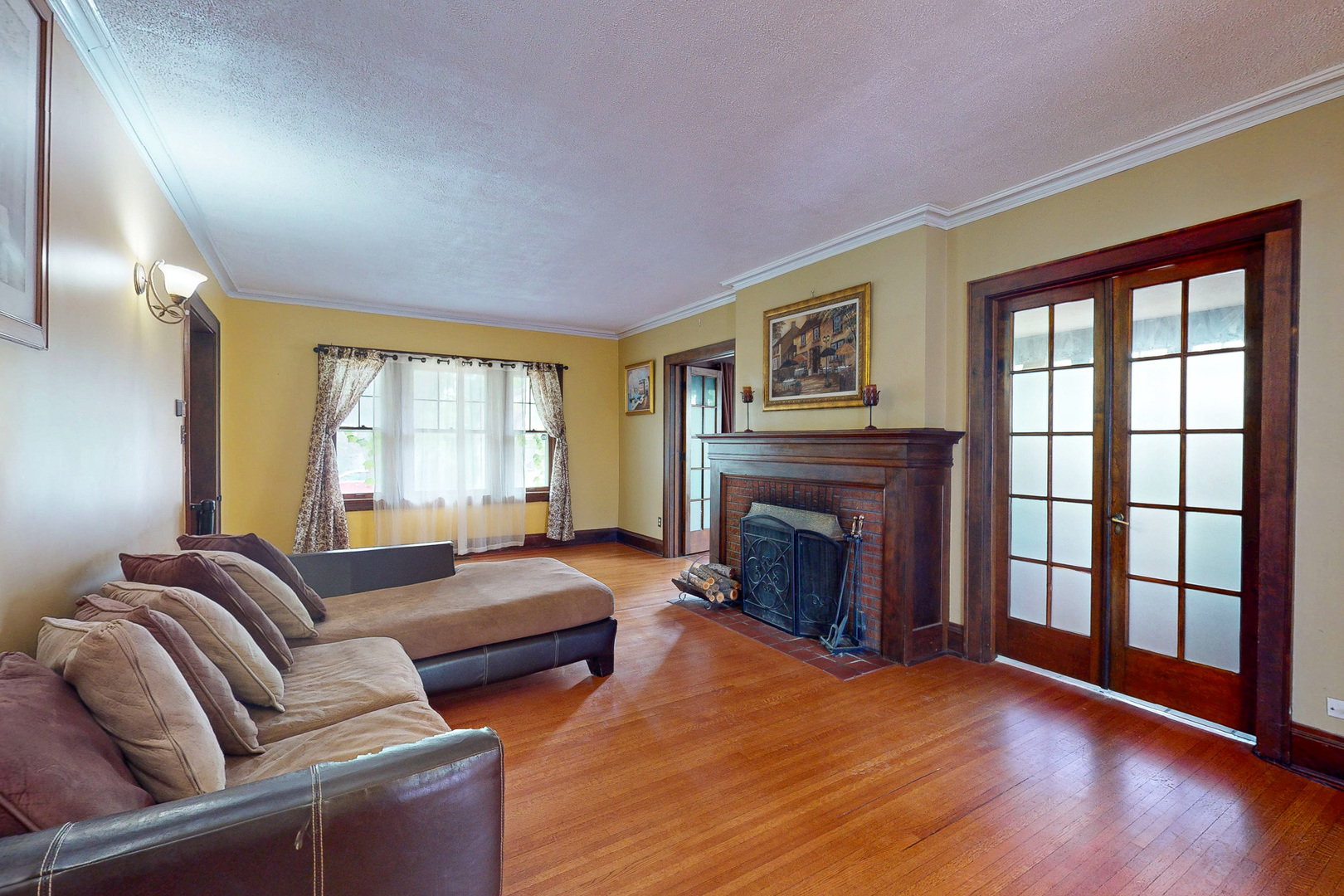 186 N Du Bois Avenue, Elgin, IL 60123