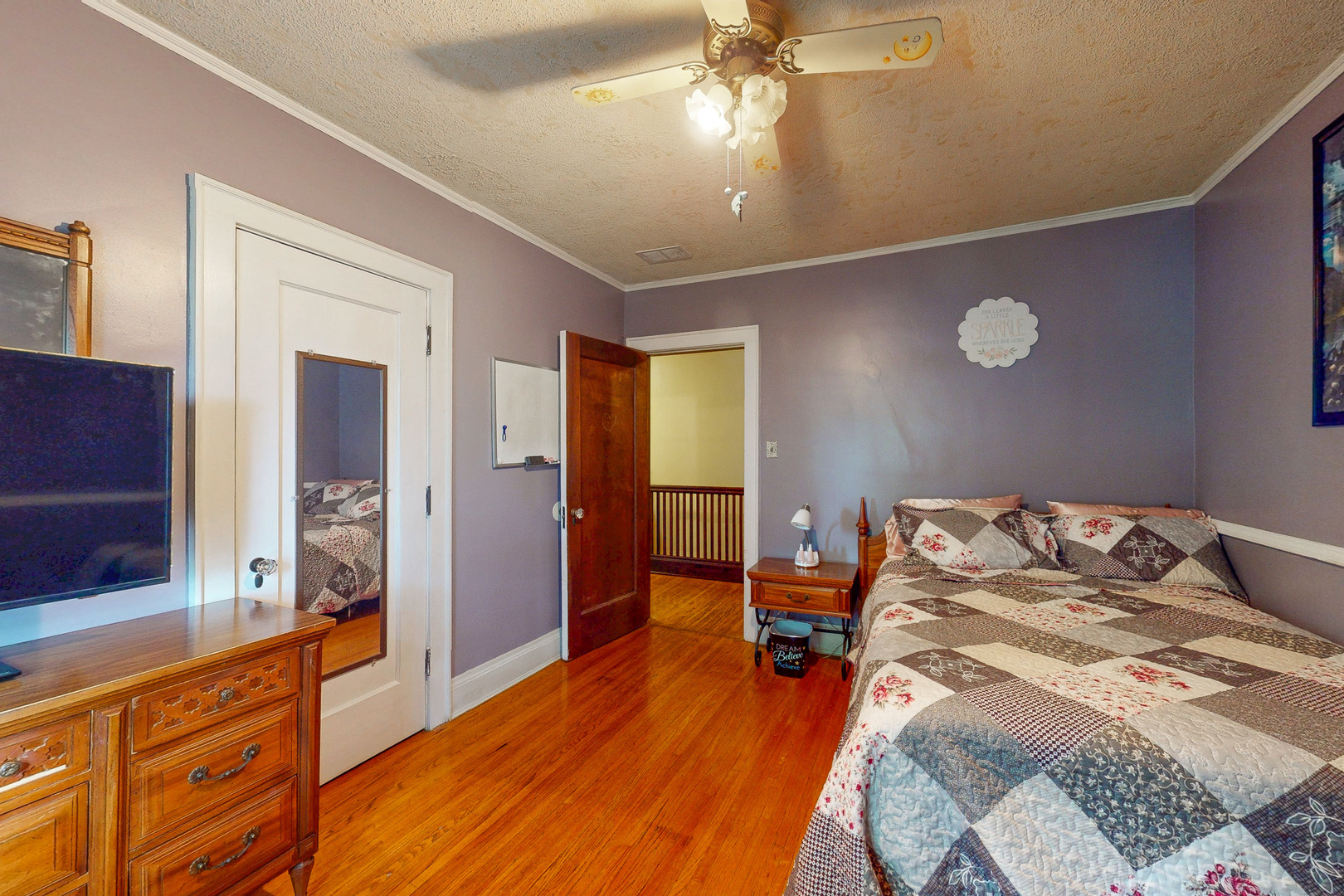 186 N Du Bois Avenue, Elgin, IL 60123