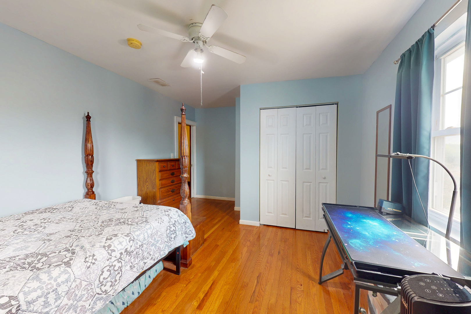 186 N Du Bois Avenue, Elgin, IL 60123