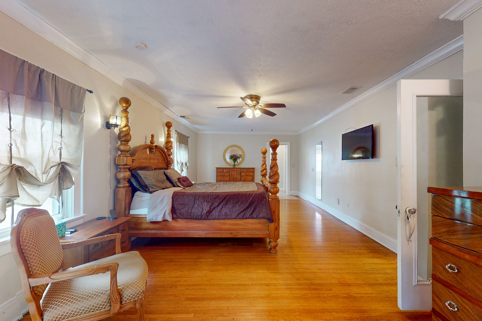 186 N Du Bois Avenue, Elgin, IL 60123