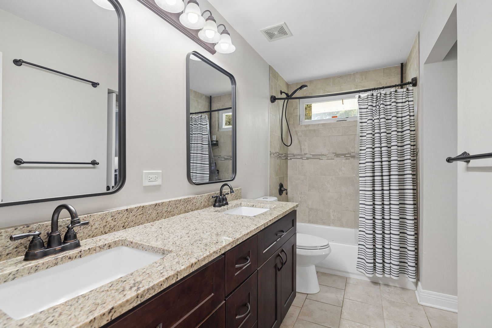 7025 Roberts Drive, Woodridge, IL 60517