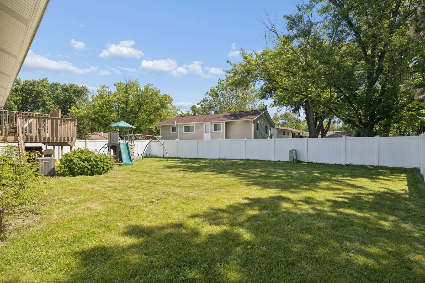 7025 Roberts Drive, Woodridge, IL 60517