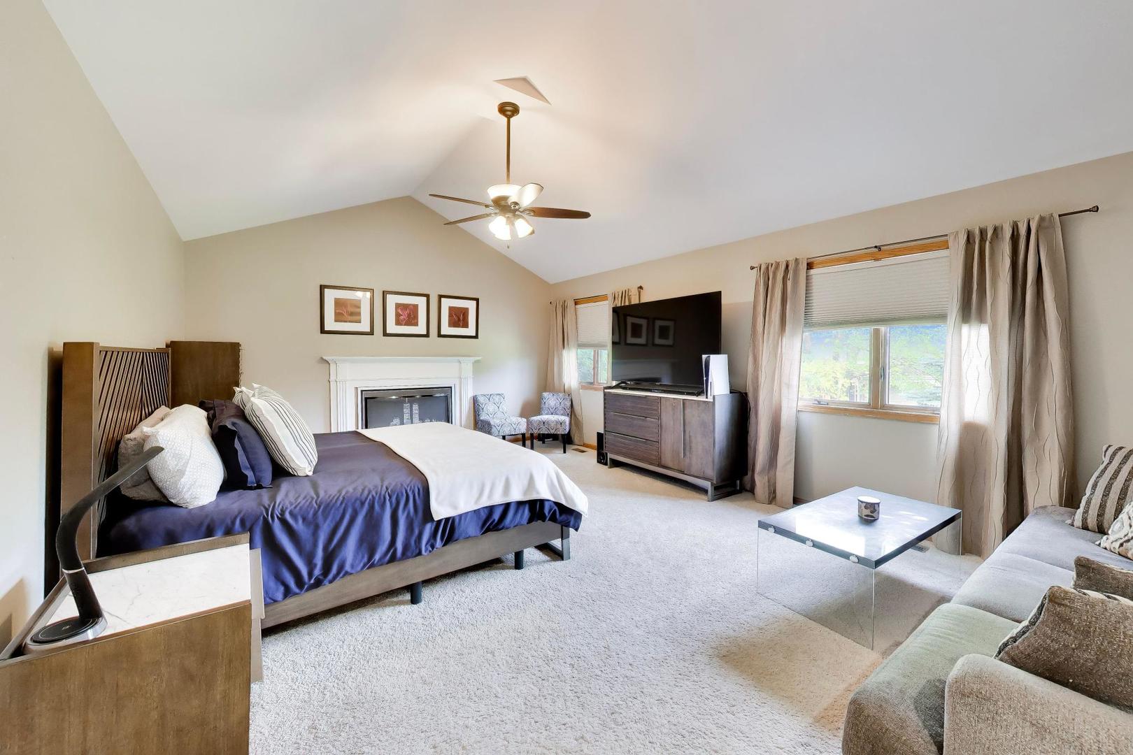 214 Red Bud Circle, Sleepy Hollow, IL 60118