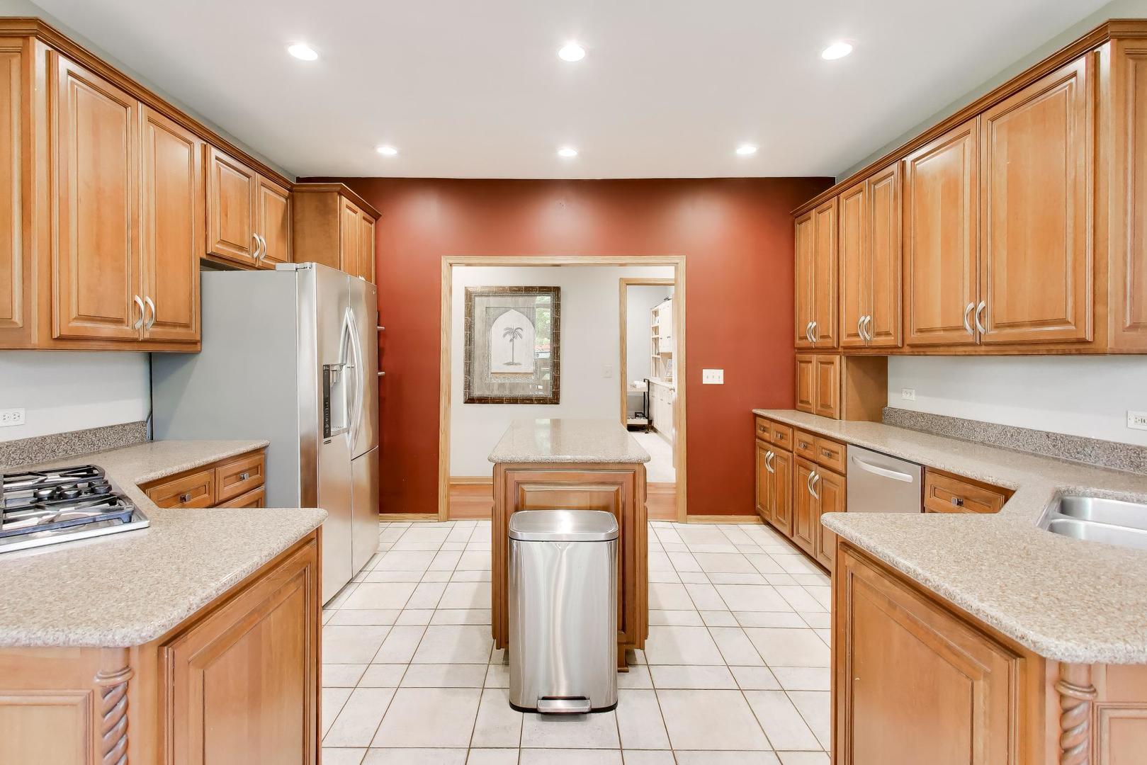 214 Red Bud Circle, Sleepy Hollow, IL 60118