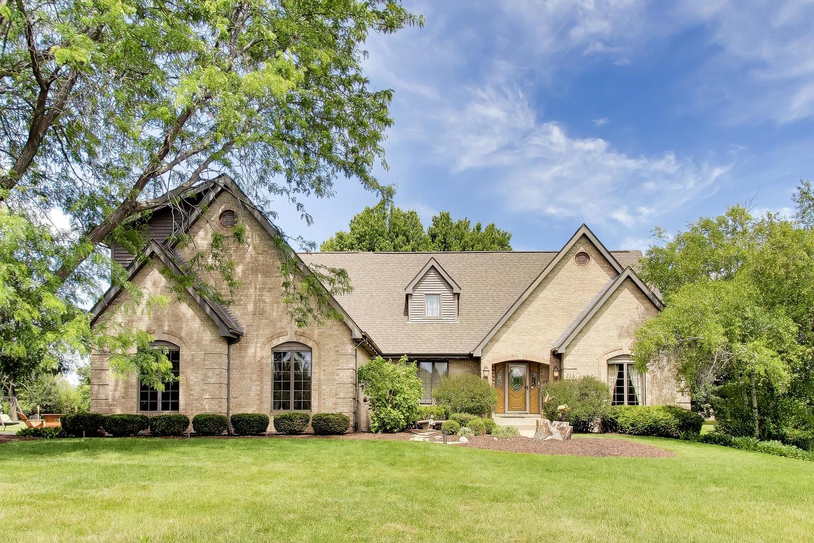 214 Red Bud Circle, Sleepy Hollow, IL 60118