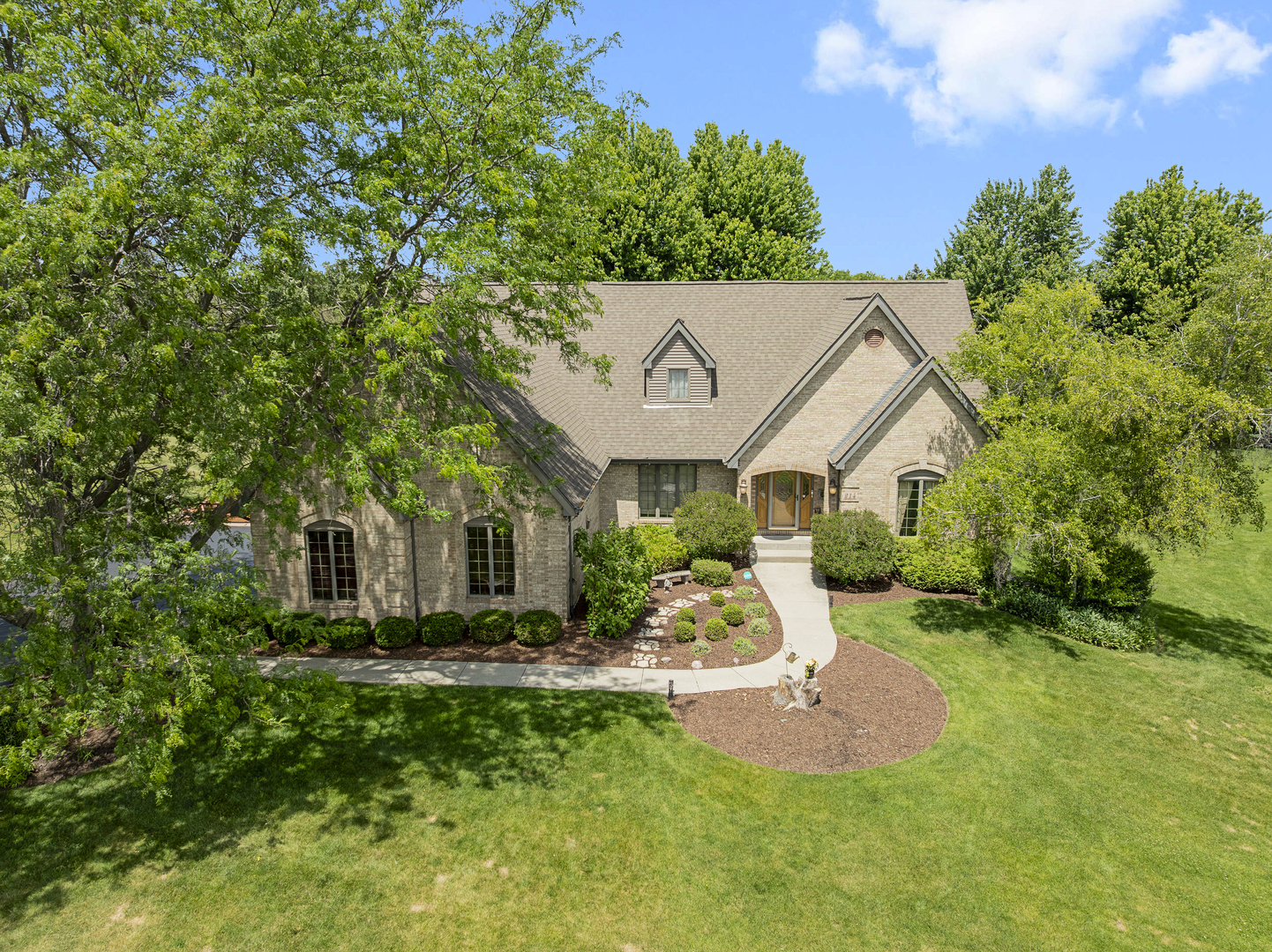 214 Red Bud Circle, Sleepy Hollow, IL 60118