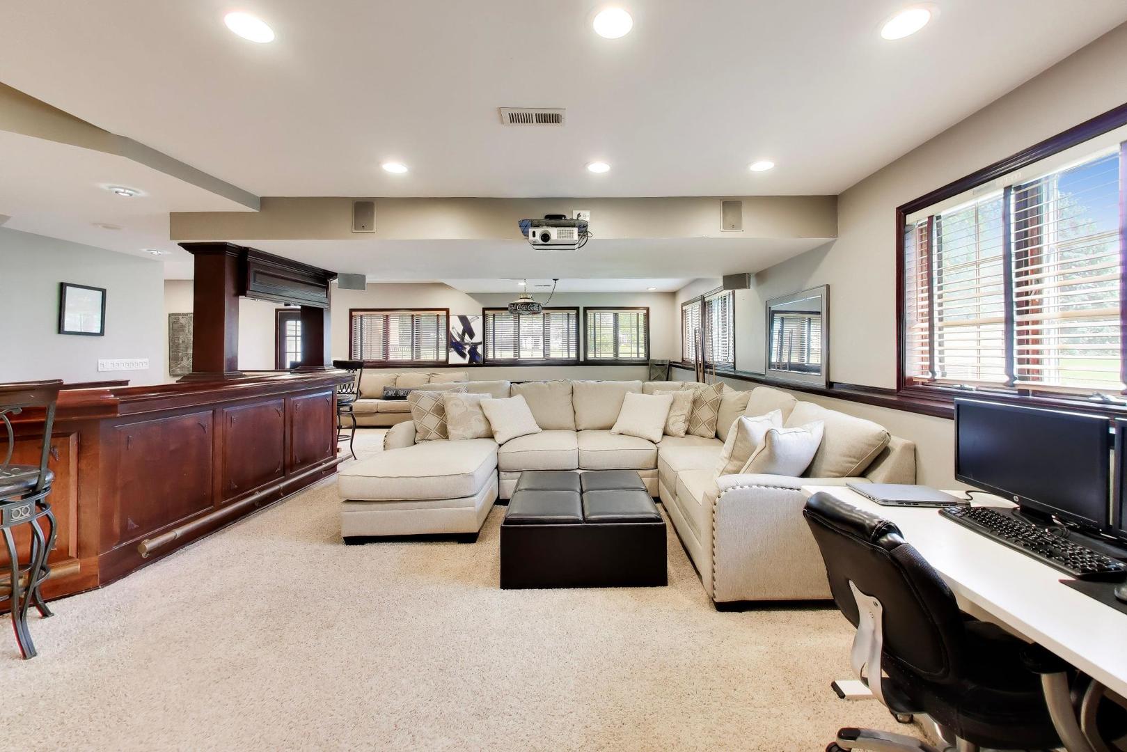214 Red Bud Circle, Sleepy Hollow, IL 60118