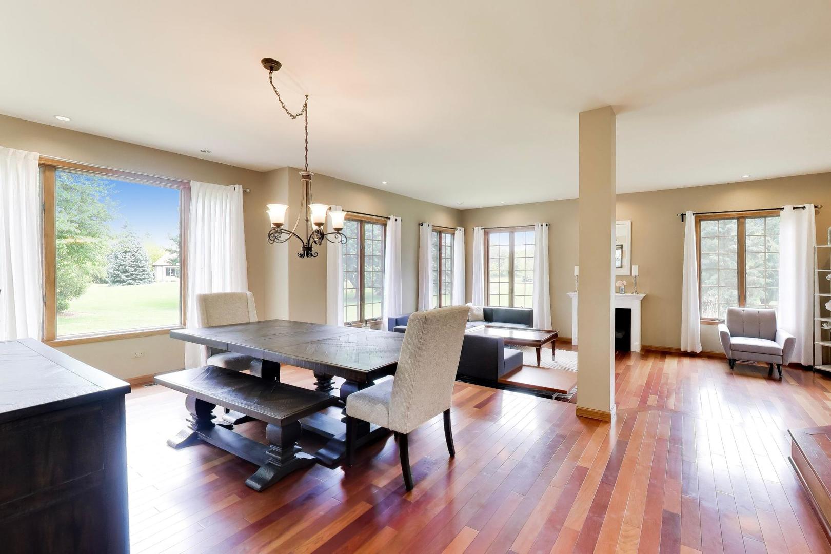 214 Red Bud Circle, Sleepy Hollow, IL 60118