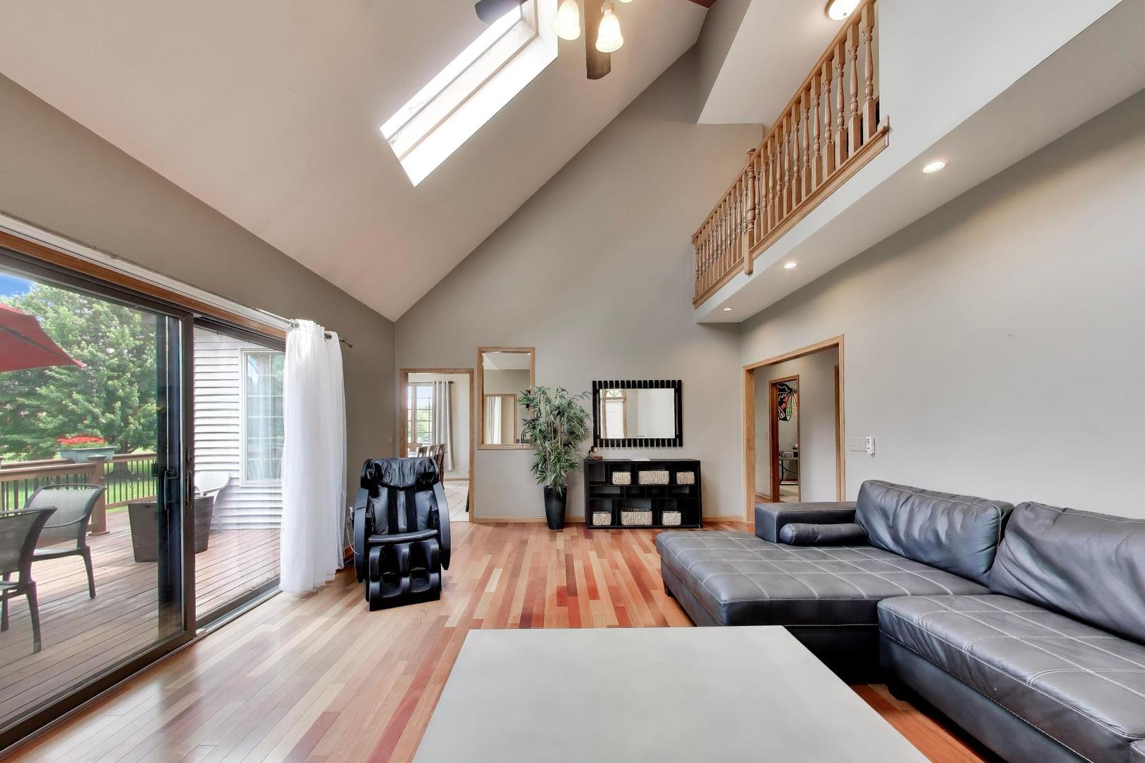 214 Red Bud Circle, Sleepy Hollow, IL 60118