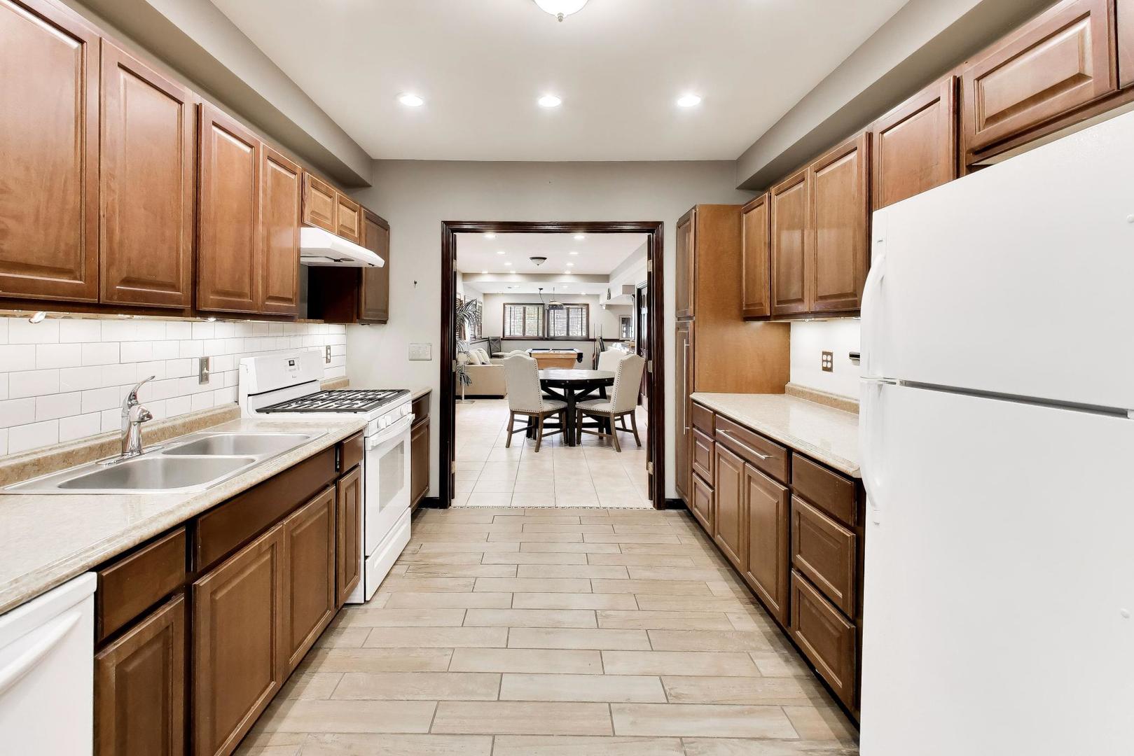 214 Red Bud Circle, Sleepy Hollow, IL 60118