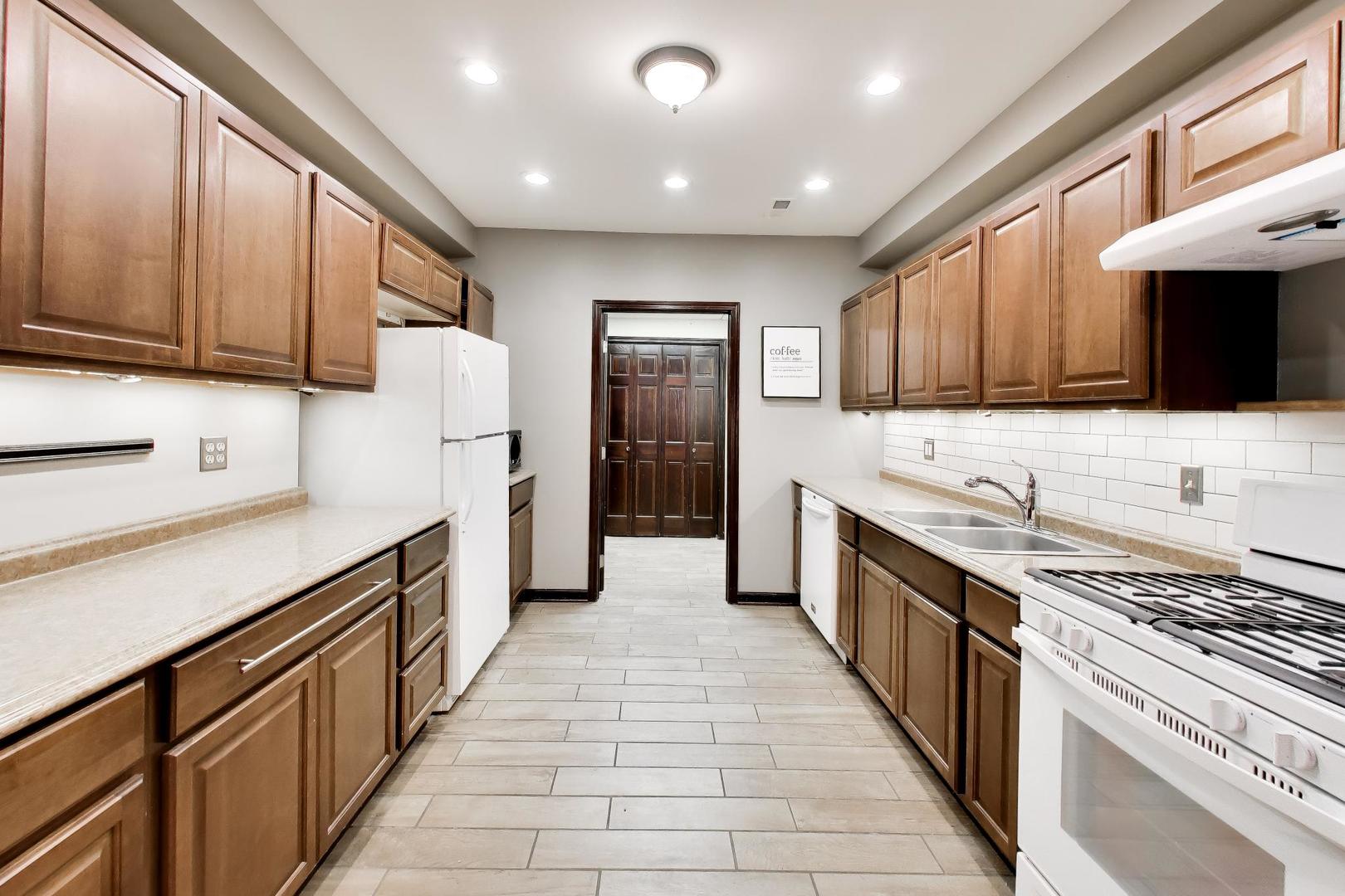 214 Red Bud Circle, Sleepy Hollow, IL 60118