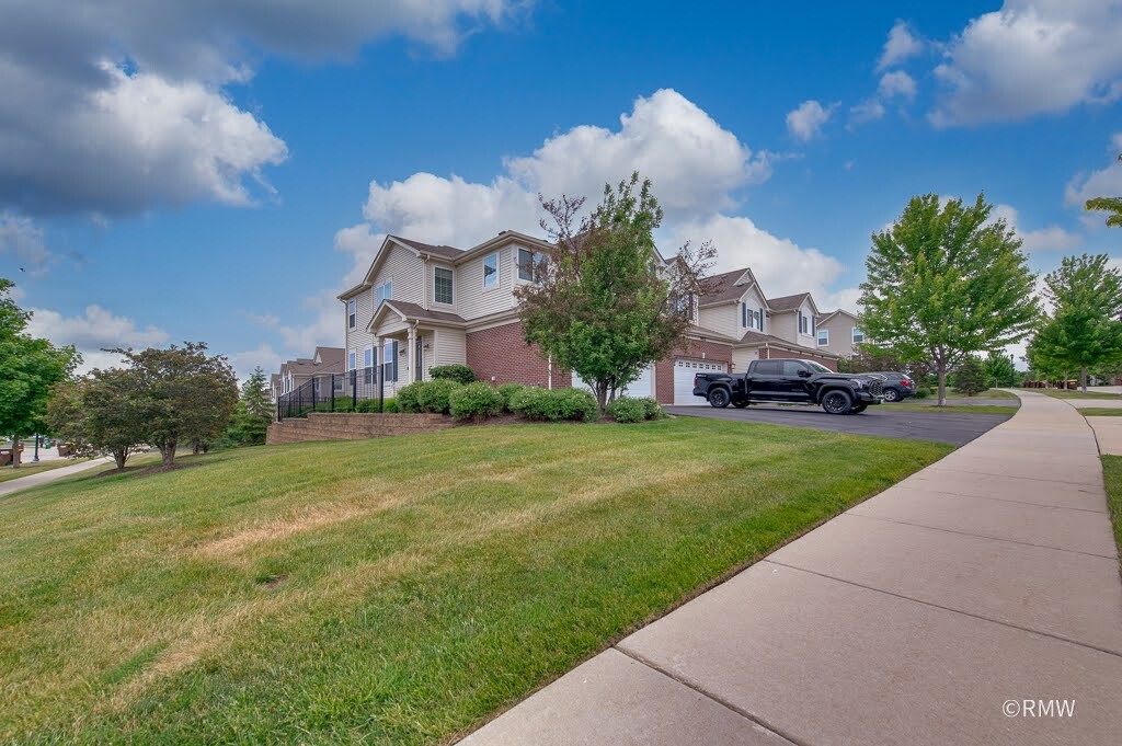 9810 Cummings Street, Huntley, IL 60142
