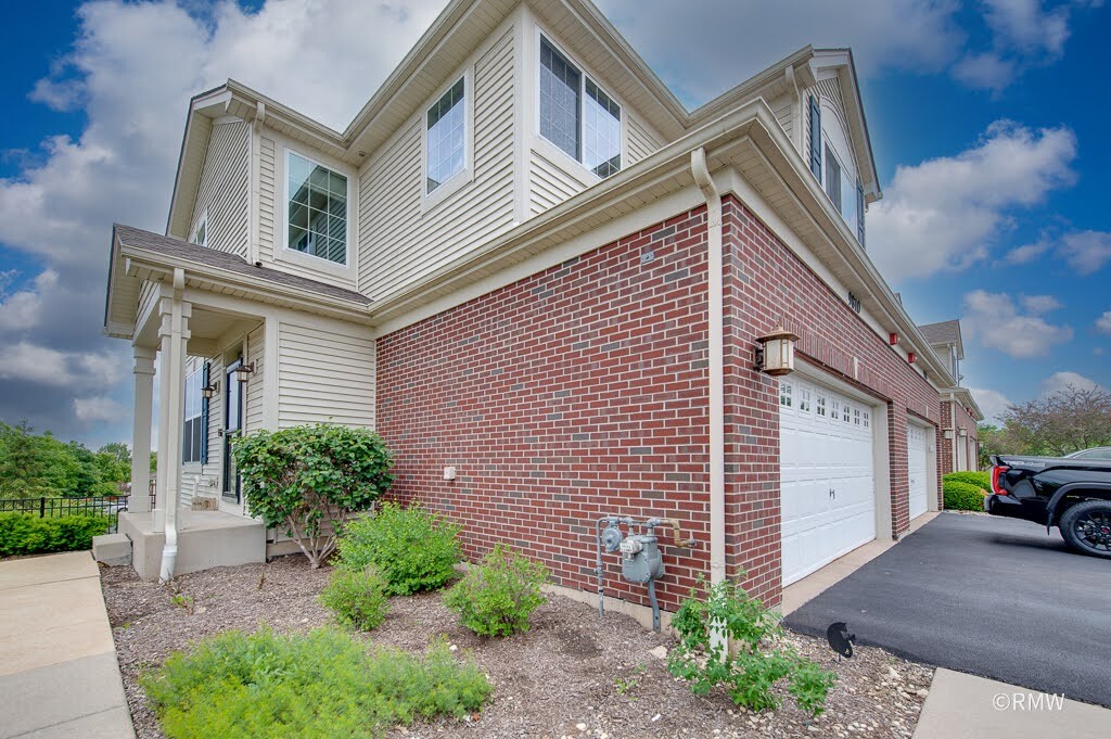 9810 Cummings Street, Huntley, IL 60142