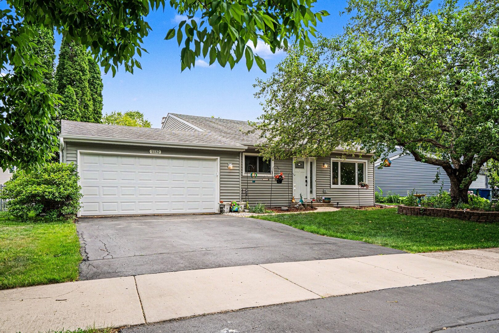 1132 Wishing Well Lane, Naperville, IL 60564