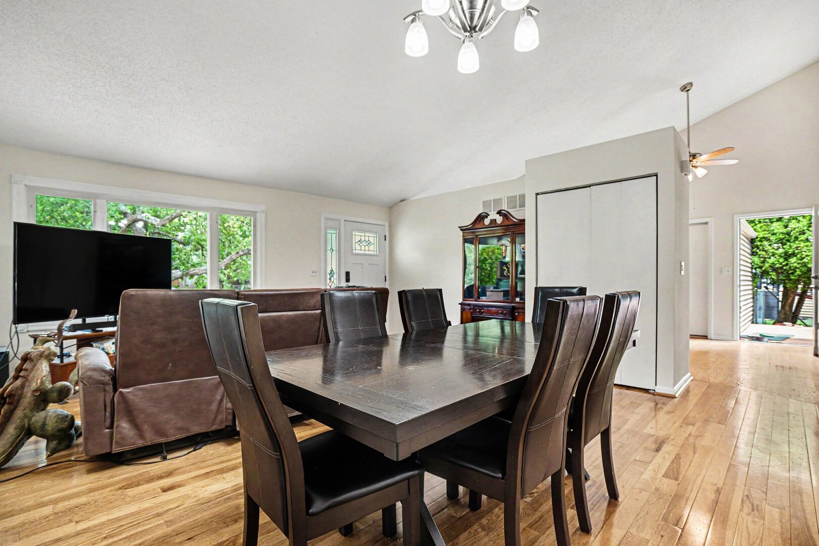 1132 Wishing Well Lane, Naperville, IL 60564