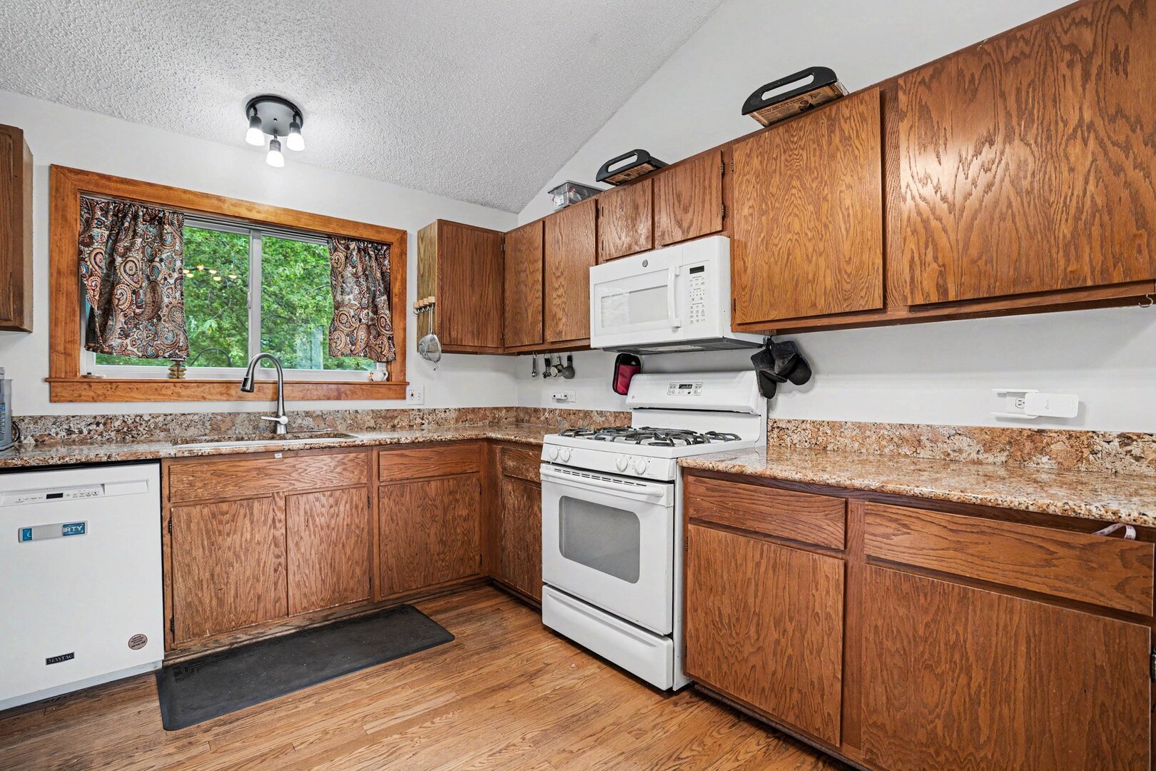 1132 Wishing Well Lane, Naperville, IL 60564