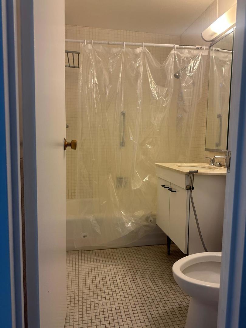 400 E RANDOLPH Street #921, Chicago, IL 60601