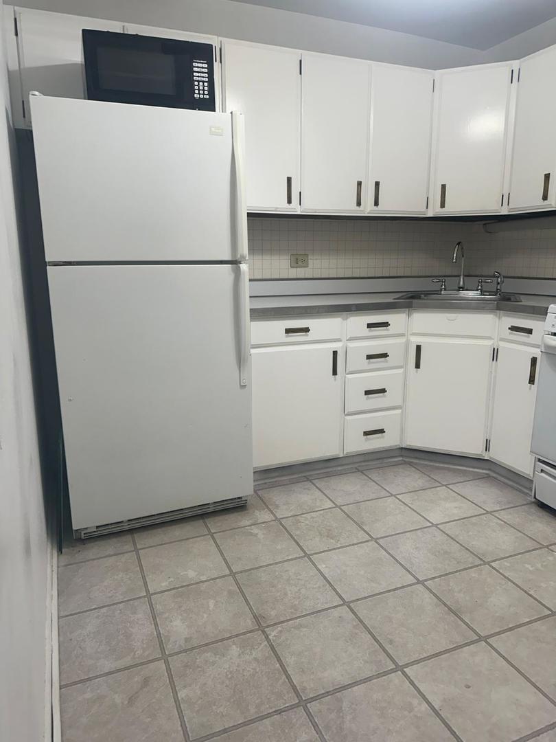 400 E RANDOLPH Street #921, Chicago, IL 60601