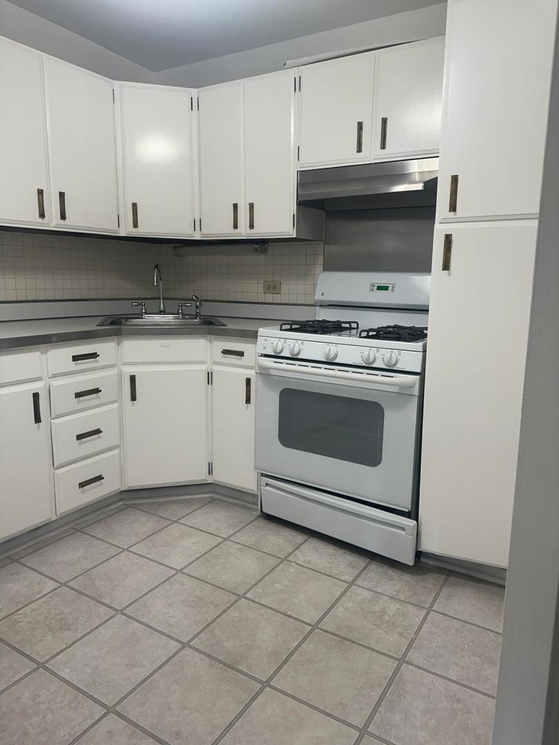 400 E RANDOLPH Street #921, Chicago, IL 60601