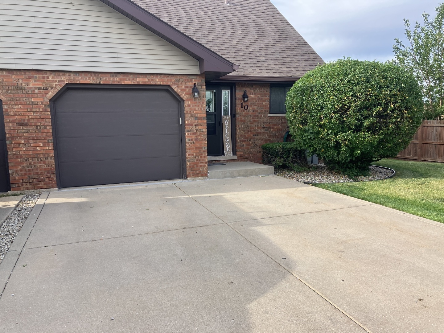 1906 Heatherway Lane #10, New Lenox, IL 60451