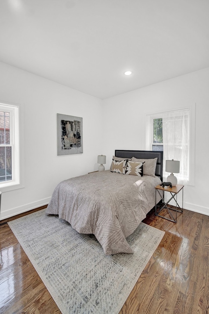 6840 S Cregier Avenue, Chicago, IL 60649