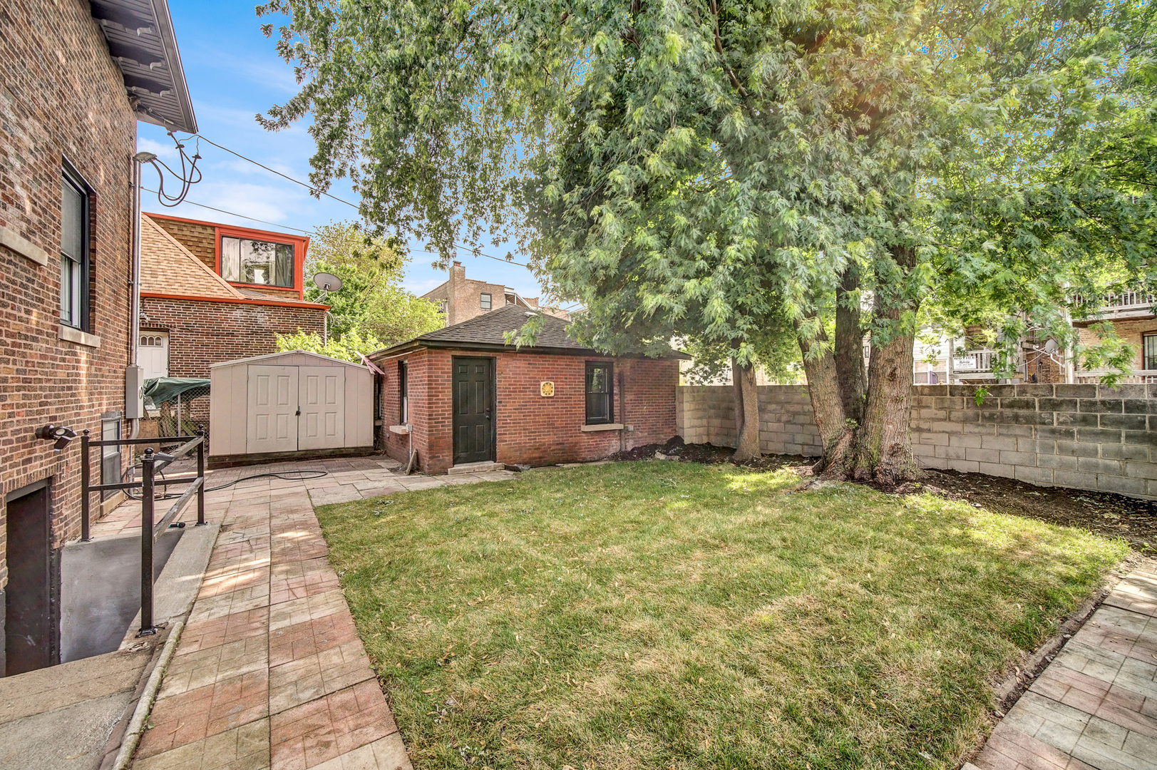 6840 S Cregier Avenue, Chicago, IL 60649