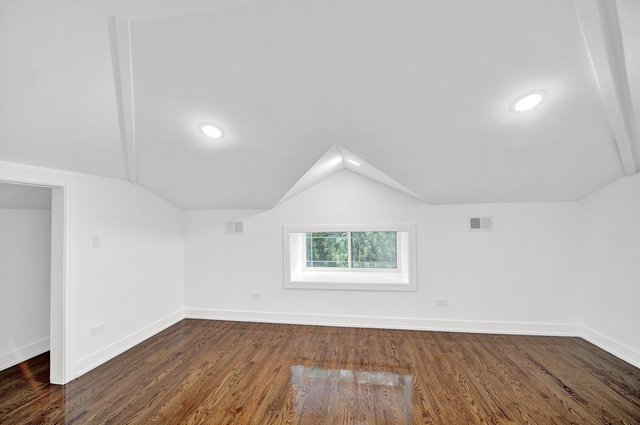 6840 S Cregier Avenue, Chicago, IL 60649