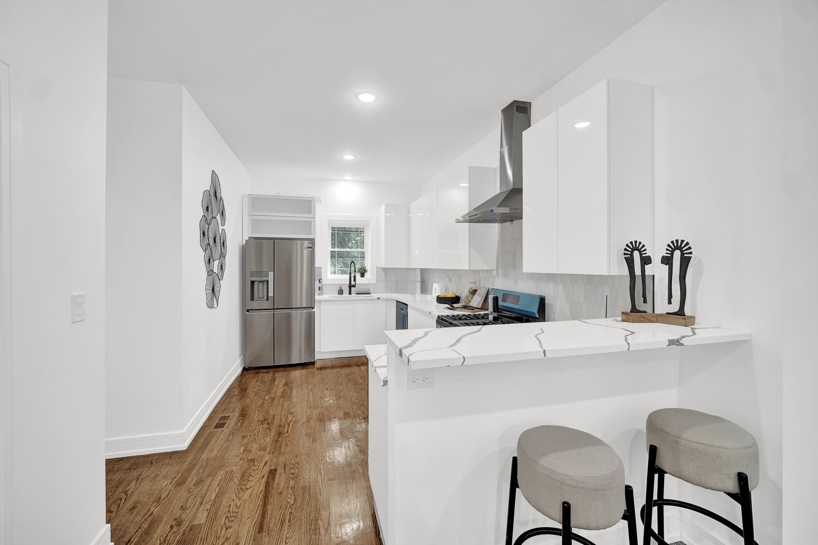 6840 S Cregier Avenue, Chicago, IL 60649