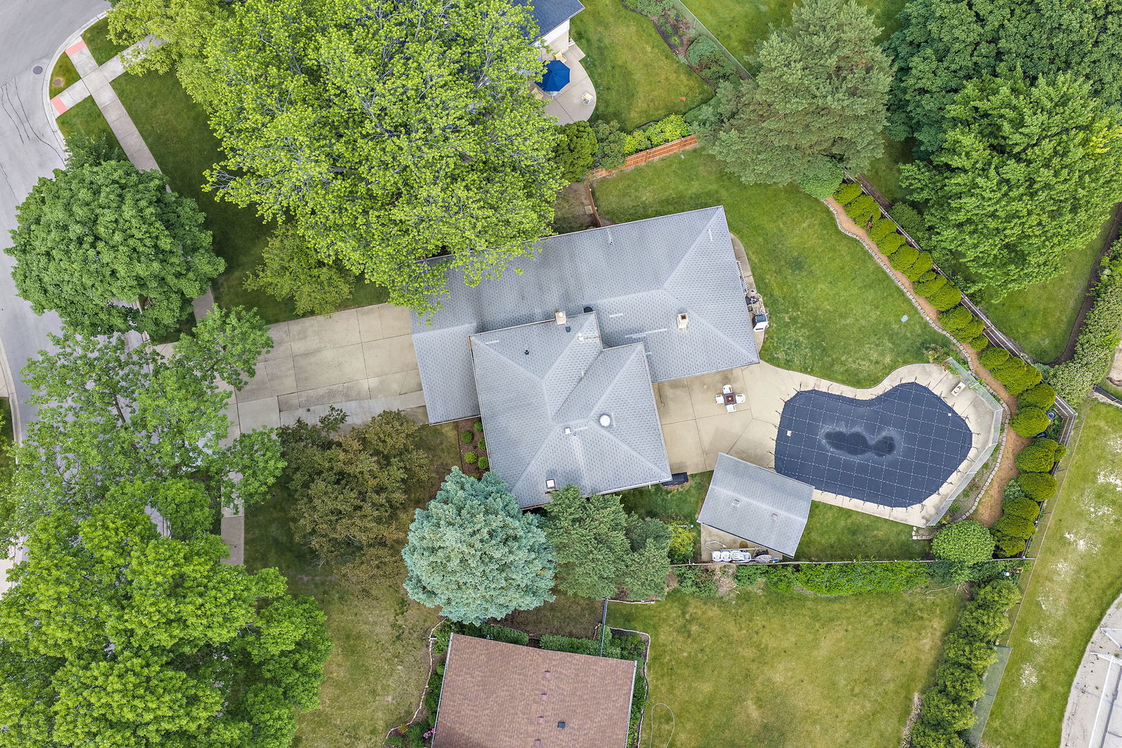 2019 E Avon Lane, Arlington Heights, IL 60004