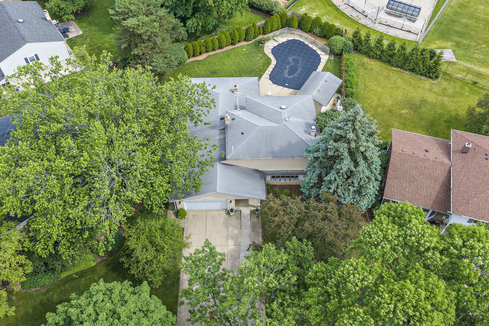 2019 E Avon Lane, Arlington Heights, IL 60004