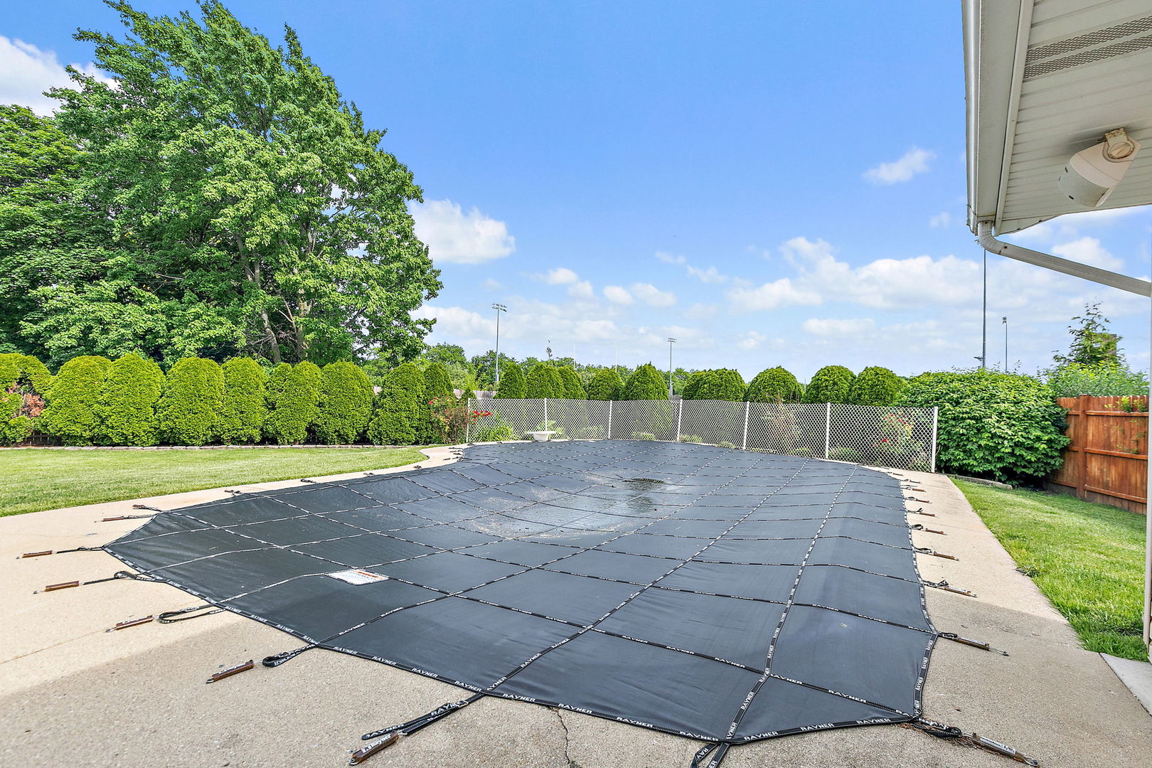 2019 E Avon Lane, Arlington Heights, IL 60004