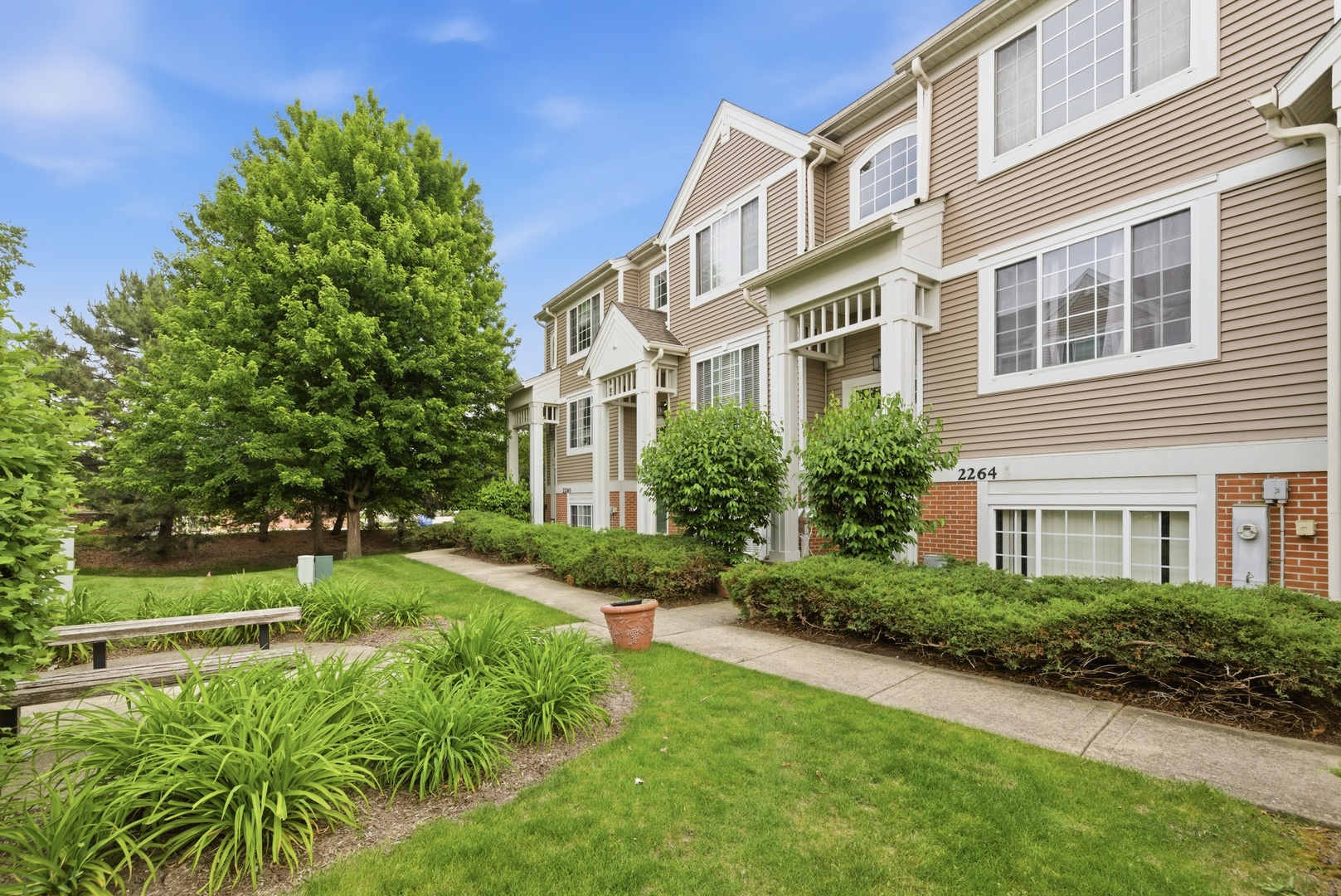 2264 Daybreak Drive, Aurora, IL 60503