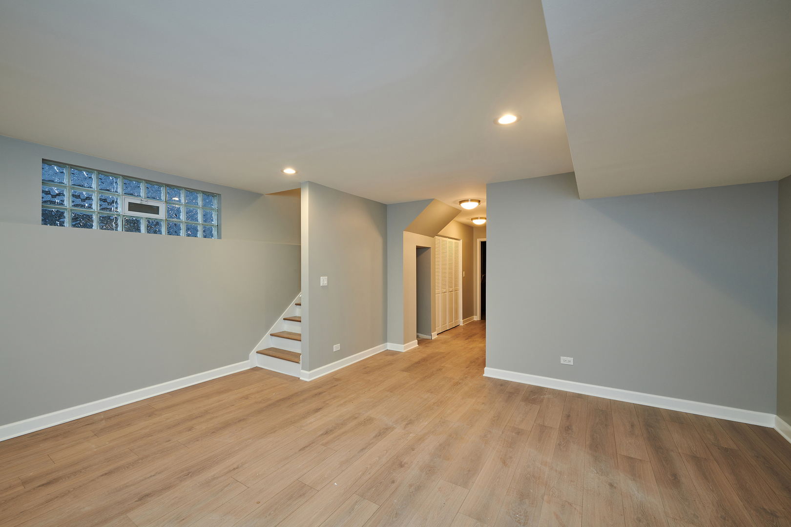 1506 E 72nd Place, Chicago, IL 60619