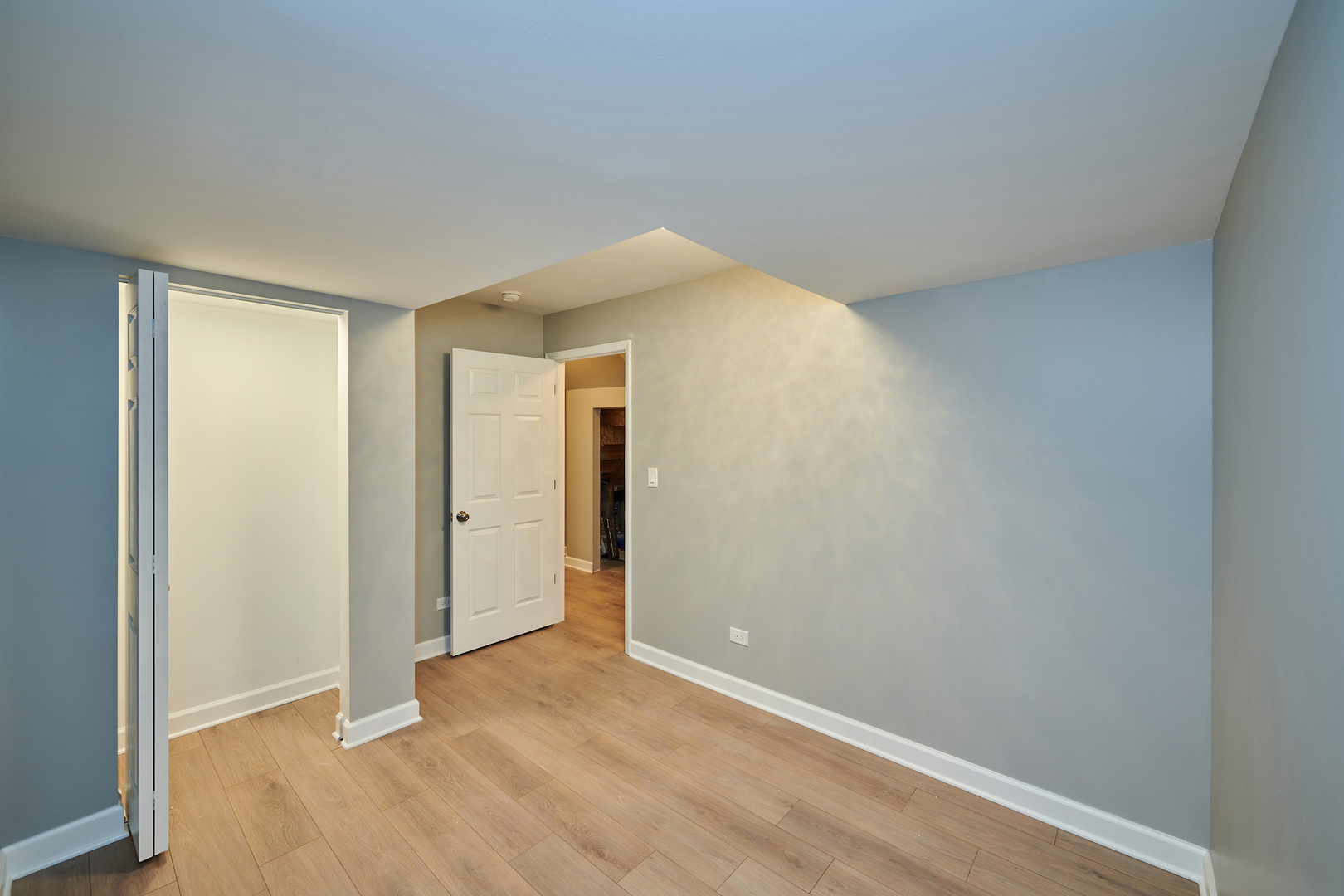 1506 E 72nd Place, Chicago, IL 60619