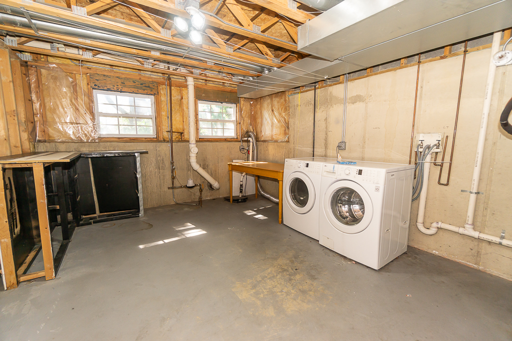 739 W Georgian Court, Addison, IL 60101