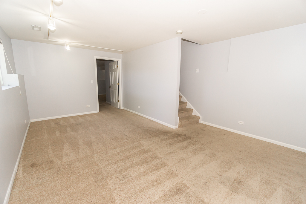 739 W Georgian Court, Addison, IL 60101