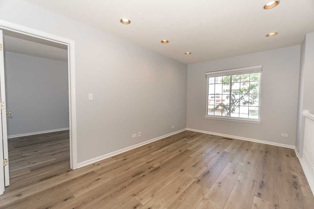 739 W Georgian Court, Addison, IL 60101