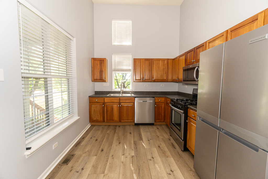739 W Georgian Court, Addison, IL 60101