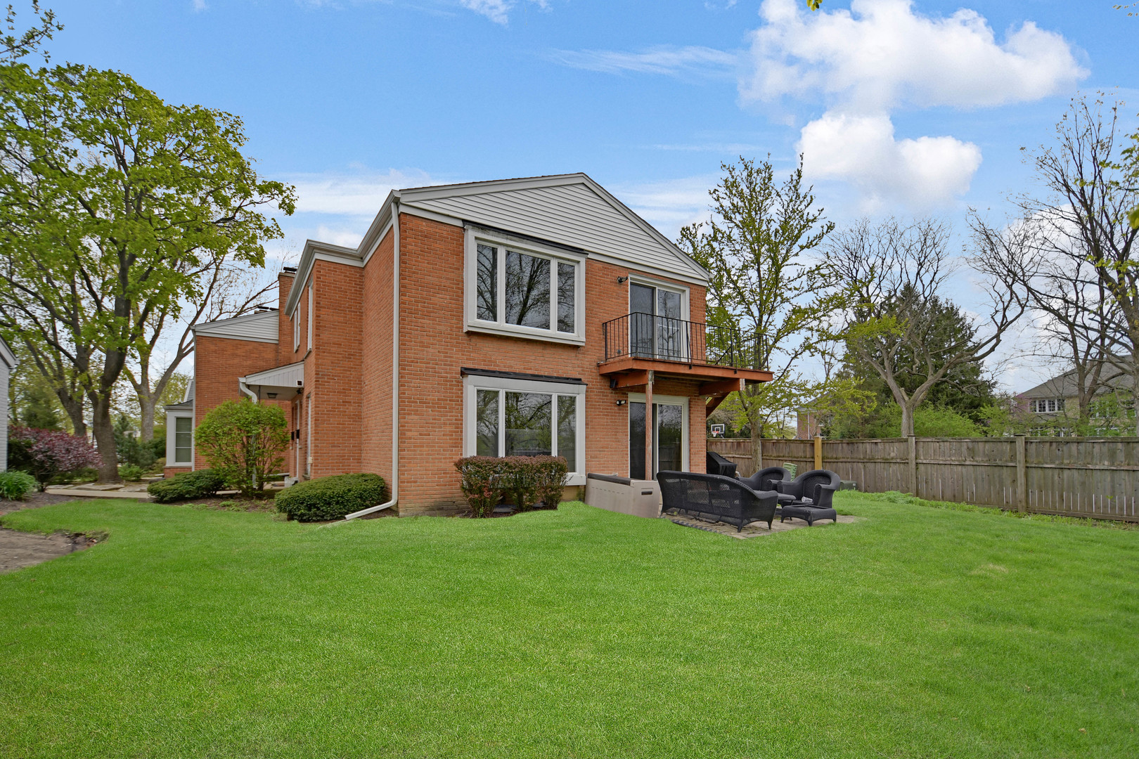 491 OLD SURREY Lane #A, Hinsdale, IL 60521