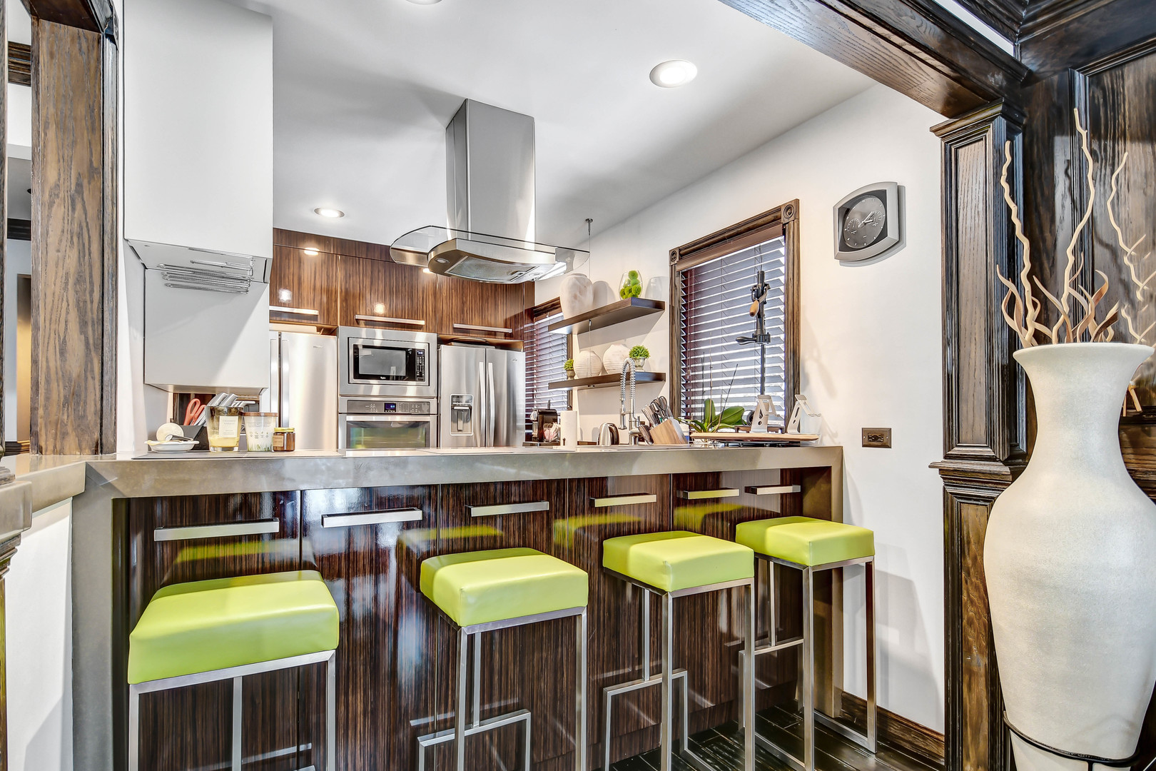 491 OLD SURREY Lane #A, Hinsdale, IL 60521