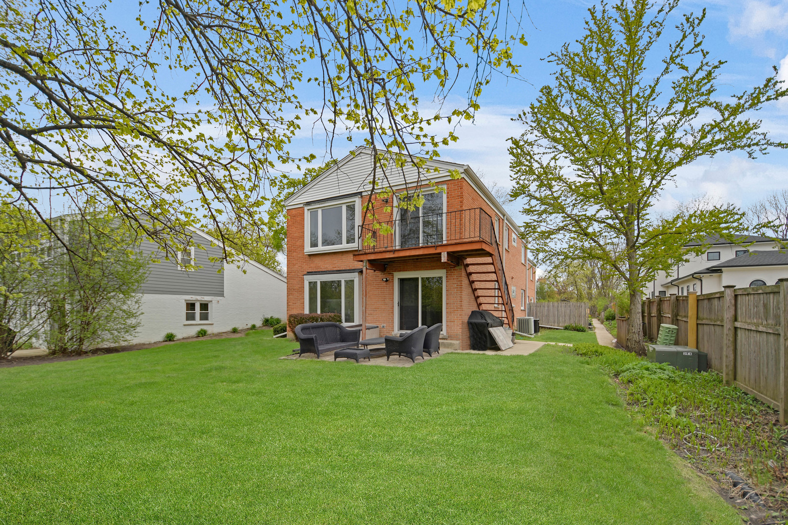 491 OLD SURREY Lane #A, Hinsdale, IL 60521