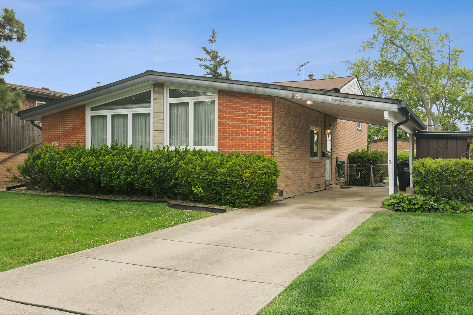 8501 W Normal Avenue, Niles, IL 60714