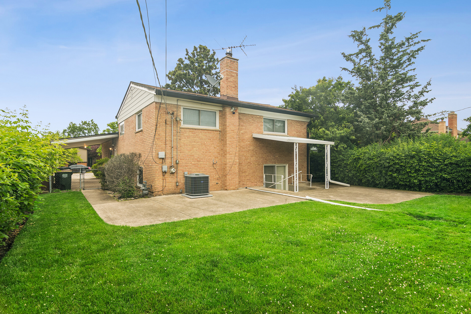 8501 W Normal Avenue, Niles, IL 60714