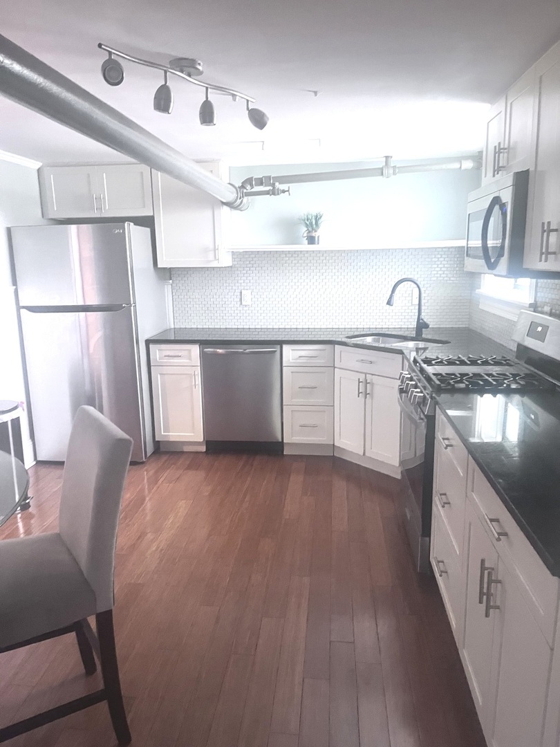346 N Austin Boulevard #G, Oak Park, IL 60302