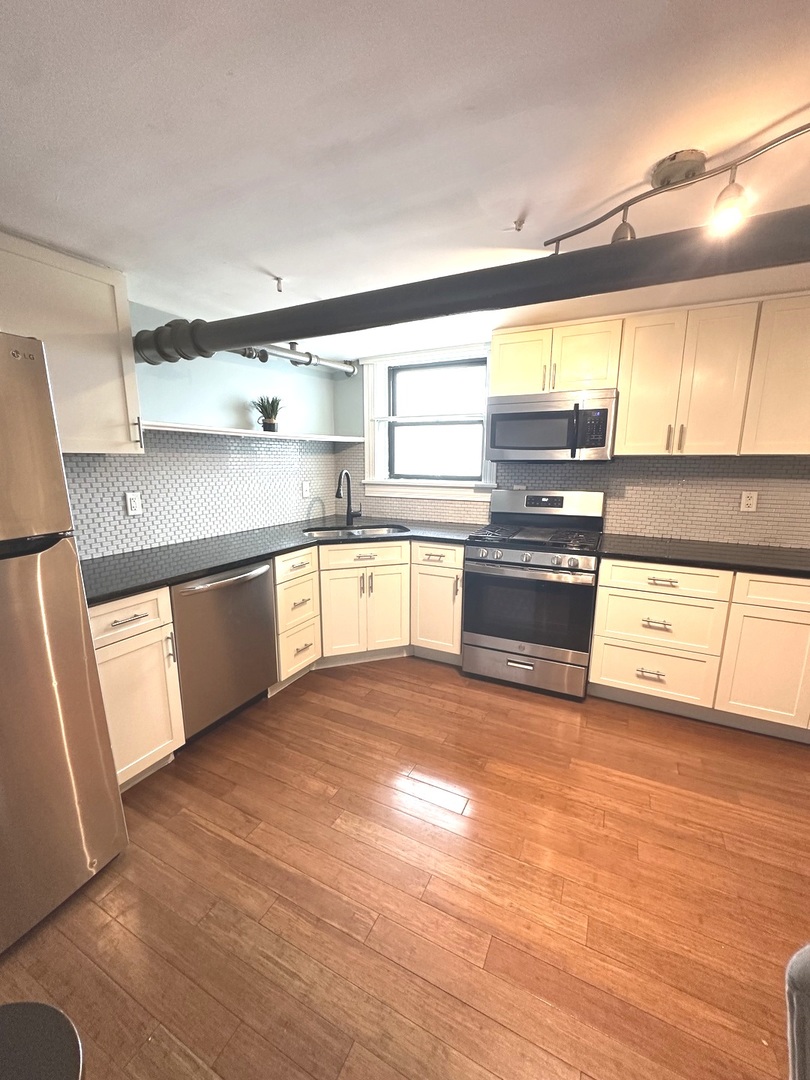 346 N Austin Boulevard #G, Oak Park, IL 60302